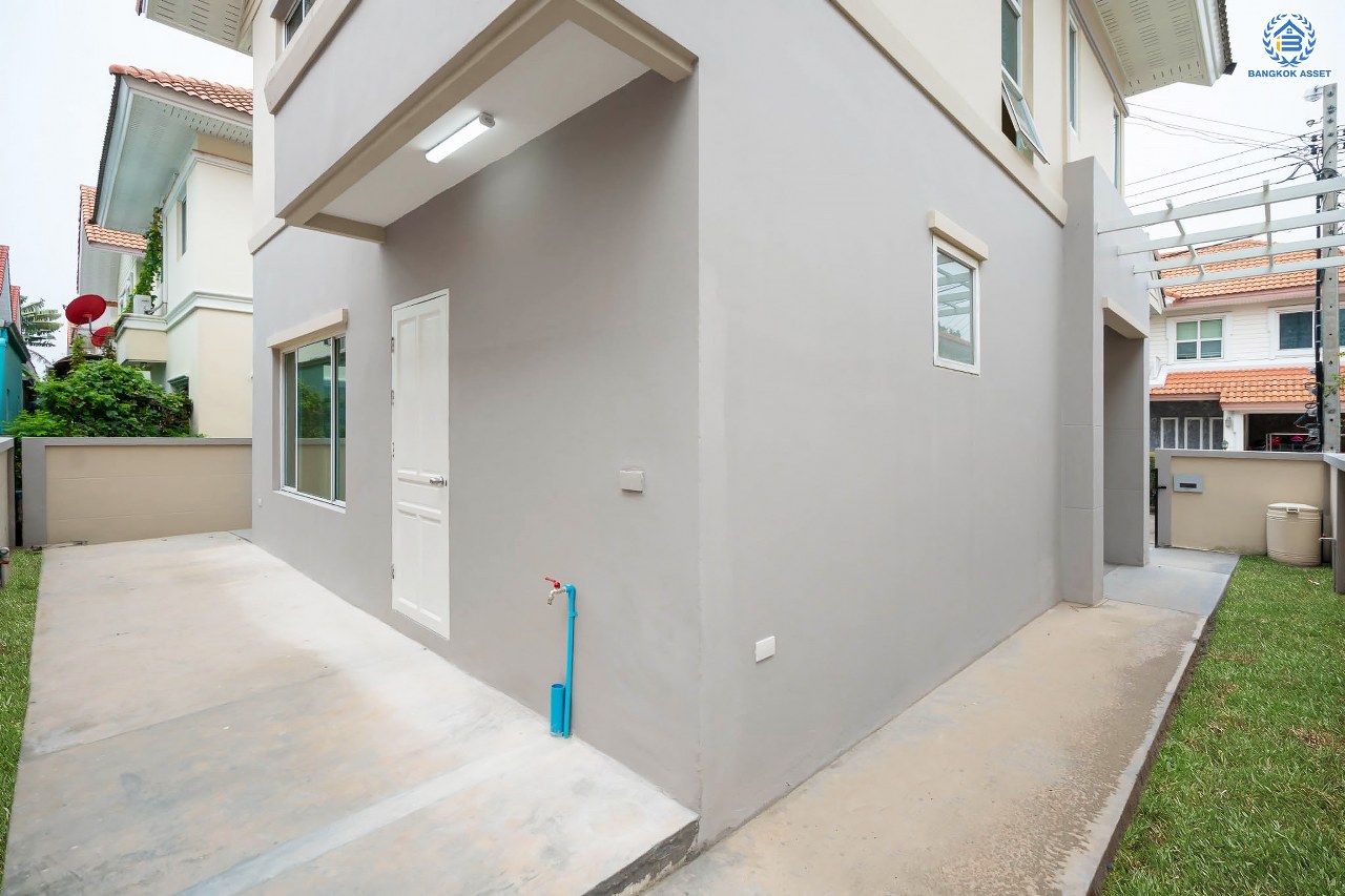 บ้านมือสองตกแต่งใหม่ โครงการ เพอร์เฟคพาร์ค วัดพระนอน จากแบรนด์ Property Perfect เนื้อที่ 35.8 ตร.ว. บ้านแฝดฟังก์ชันระดับบ้านเดี่ยว! 3 ห้องนอน 2 ห้องน้ำ 1 ที่จอดรถ พร้อม Facilities ครบครัน บนทำเลเชื่อมต่อถนนกาญจนาฯ ใกล้ทางด่วน ศรีรัช-วงแหวนฯ เซ็นทรัลเวสต์เกต และรถไฟฟ้าสายสีม่วง "สถานีตลาดบางใหญ่"